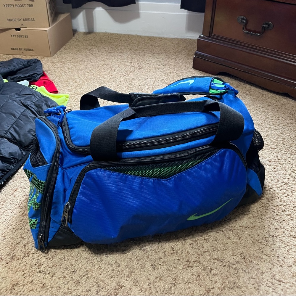 nike duffel bag